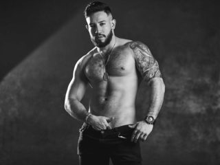 Brad Leon