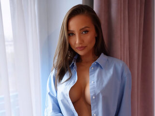 Eva Devine