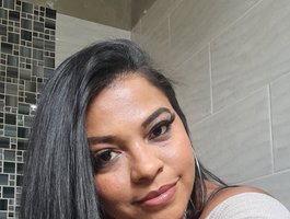 Brunette-Scarleth