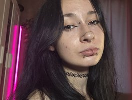 Juicy-Vikki
