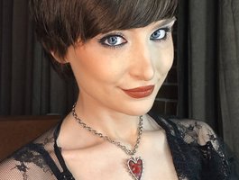 RebeGoldNoir