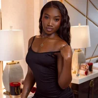 Ebony-petitee