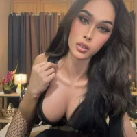 TheHugeCockBella