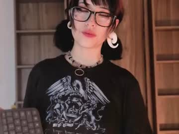 𝐡𝐚𝐧𝐧𝐚𝐡𝐬𝐤𝐲