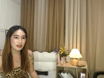 ladytrans_bigcock