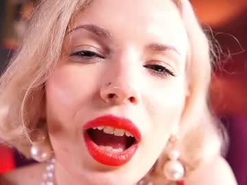 Carrie 💋Retro vibes, heels & nylon fetish, hot tease & mindblowing orgasm 💋 Fav patterns to give me pleasure 65-75-101